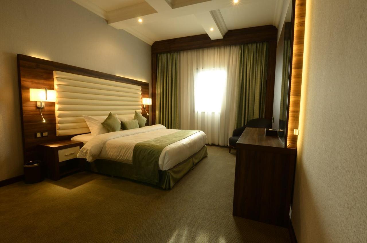 Dunes فندق